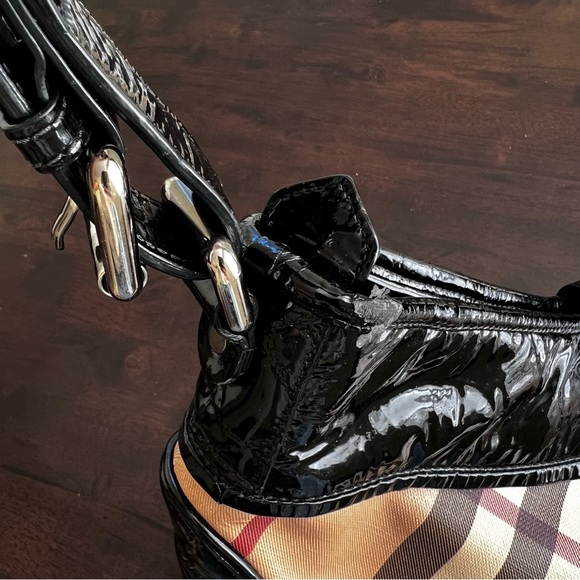 Authentic Vintage Burberry Large Canvas Shoulder Bag w Patent Leather - Picture 15 of 15